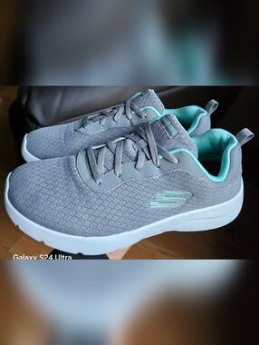 Sz 11 Women's SKECHERS DYNAMIGHT 2.0 EYE Grey Athletic Shoes